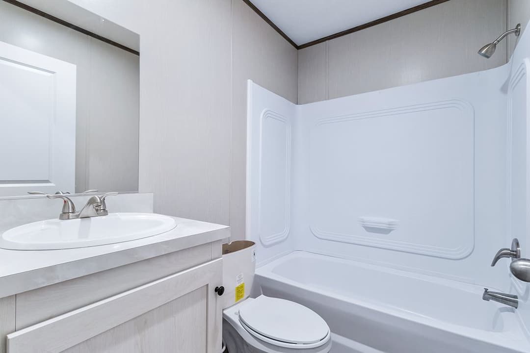 Select 16723a bathroom home features