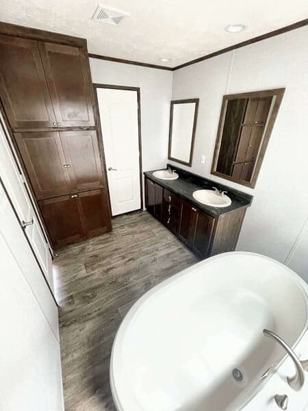 The declaration  bathroom home features