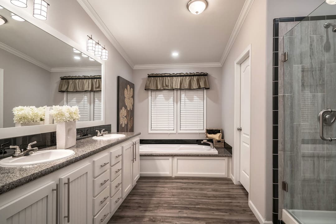 Innovation 3276r bathroom home features