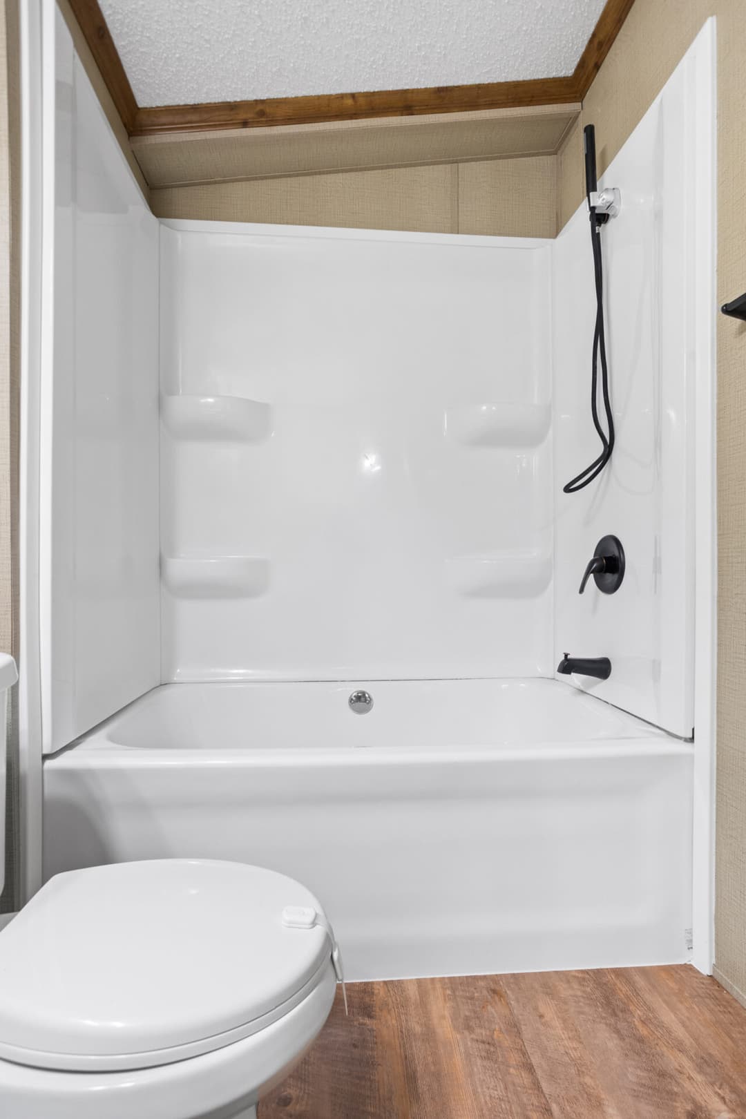 Classic c-1868-32a bathroom home features