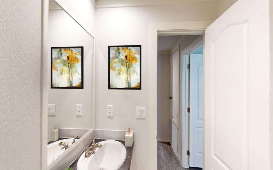 Trilliant 5806 bathroom home features