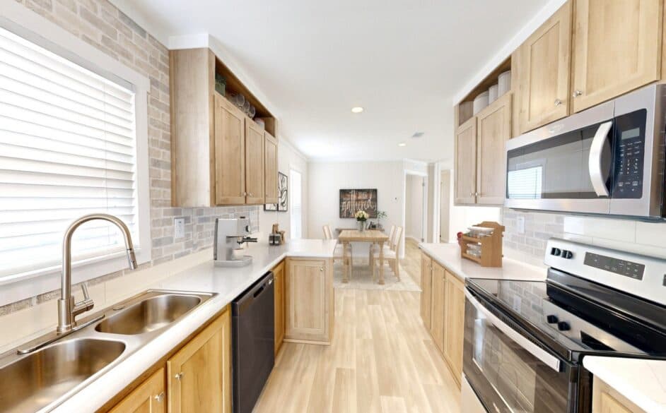 Dusty hollow p56s kitchen home features