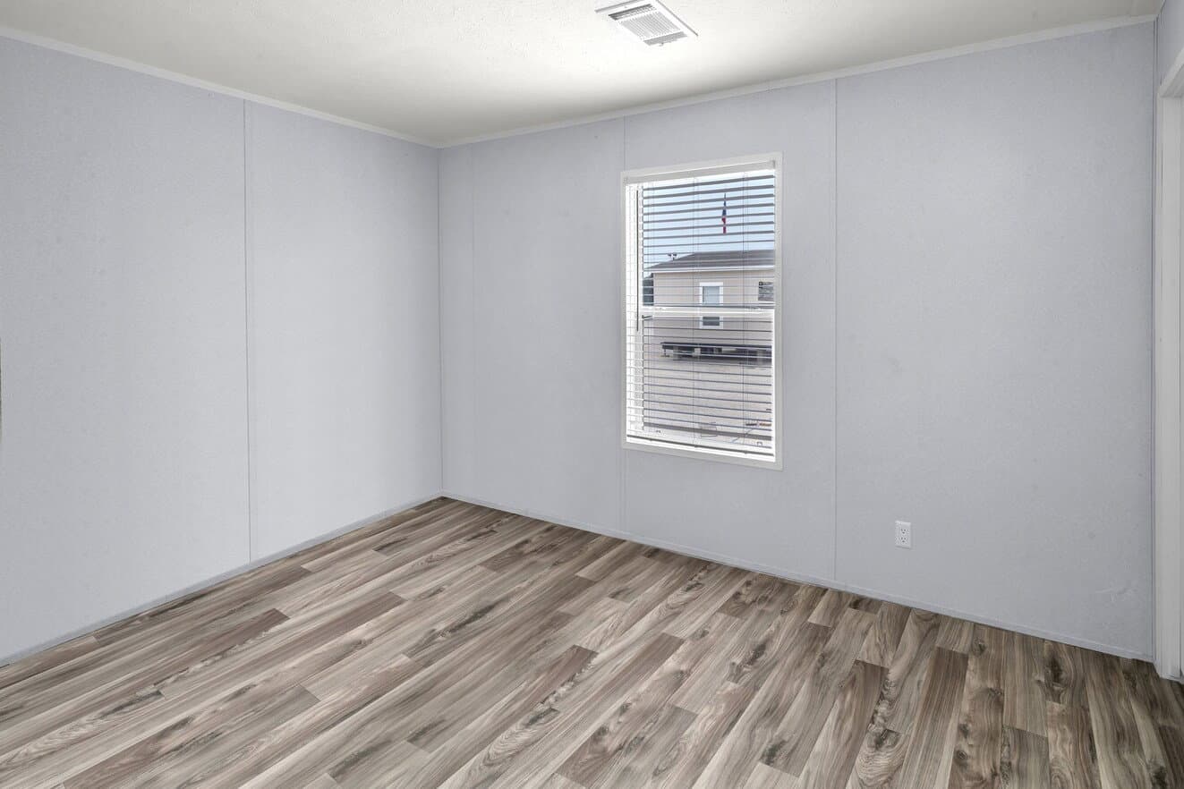 Valu 28483u bedroom home features
