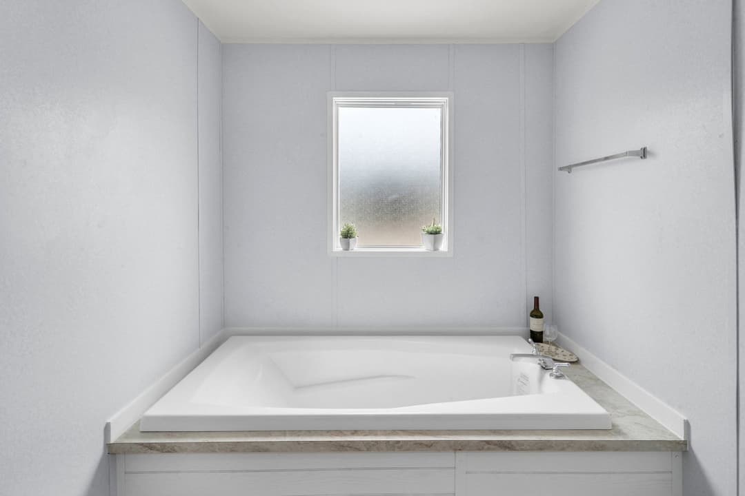 Valu 28483u bathroom home features