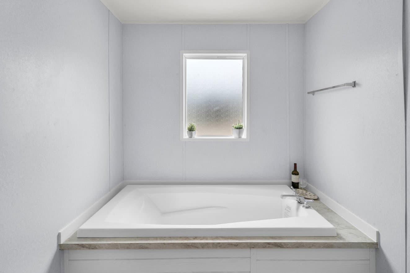 Valu 28483u bathroom home features