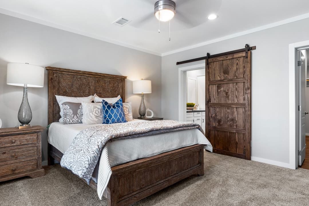 El capitan bedroom home features