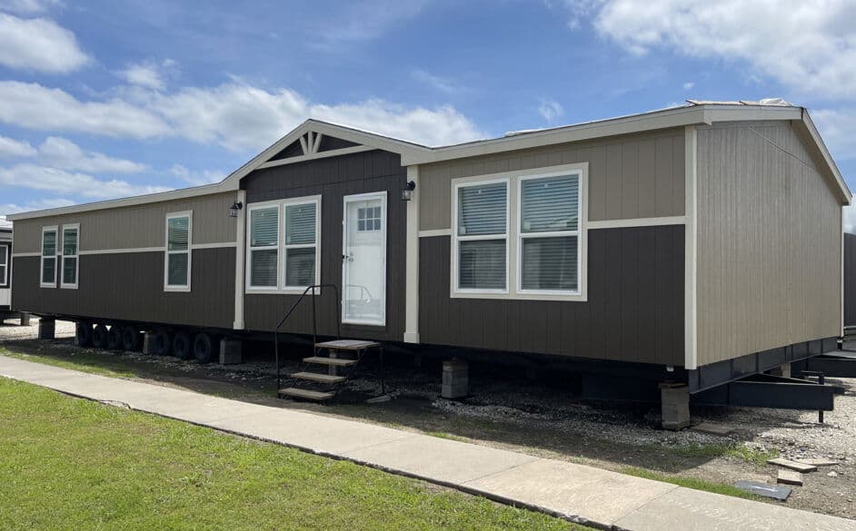 Rose r68e elevation and exterior home features