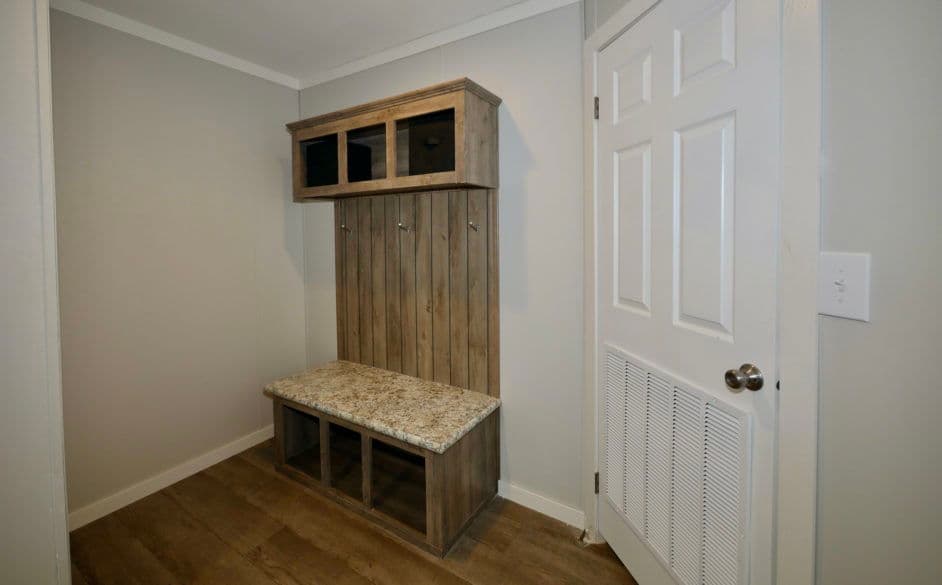 High plains 3387 interior home features