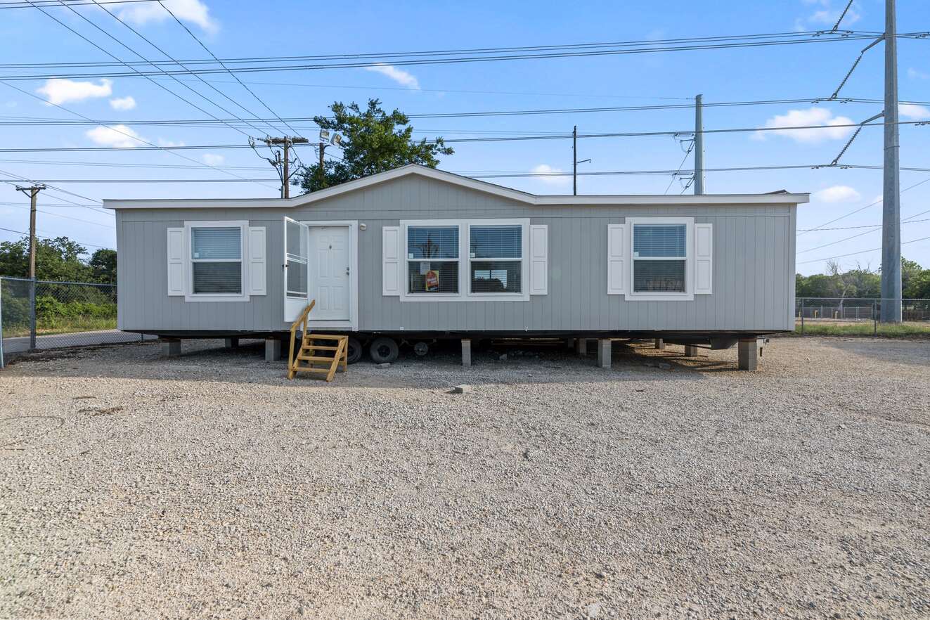 Valu premier 32483g exterior, elevation, and hero home features