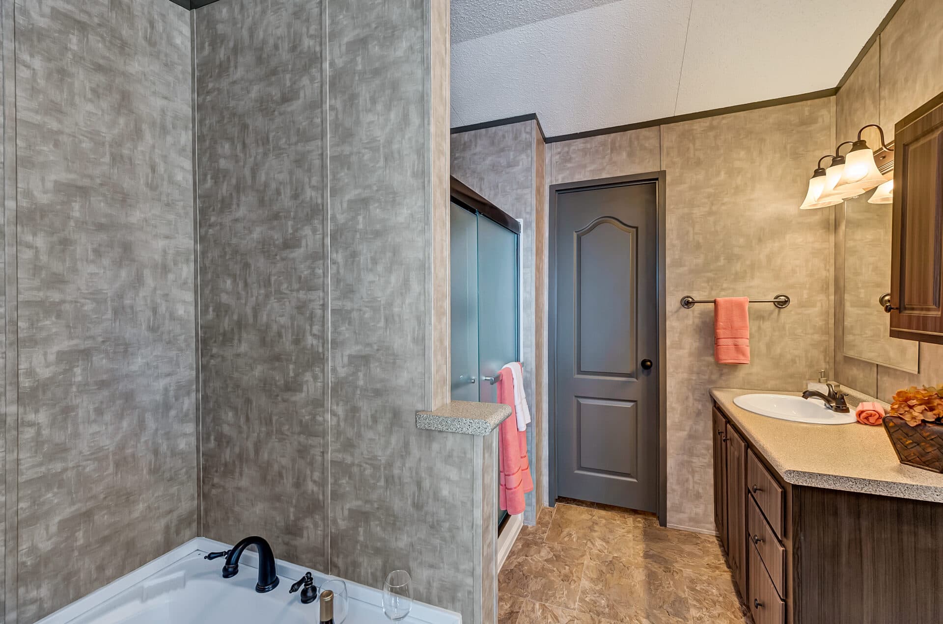 Classic c-1680-32b bathroom home features