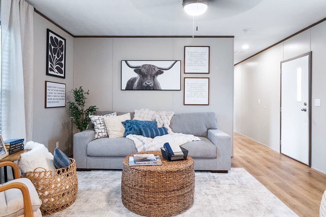 Select 16723a interior home features