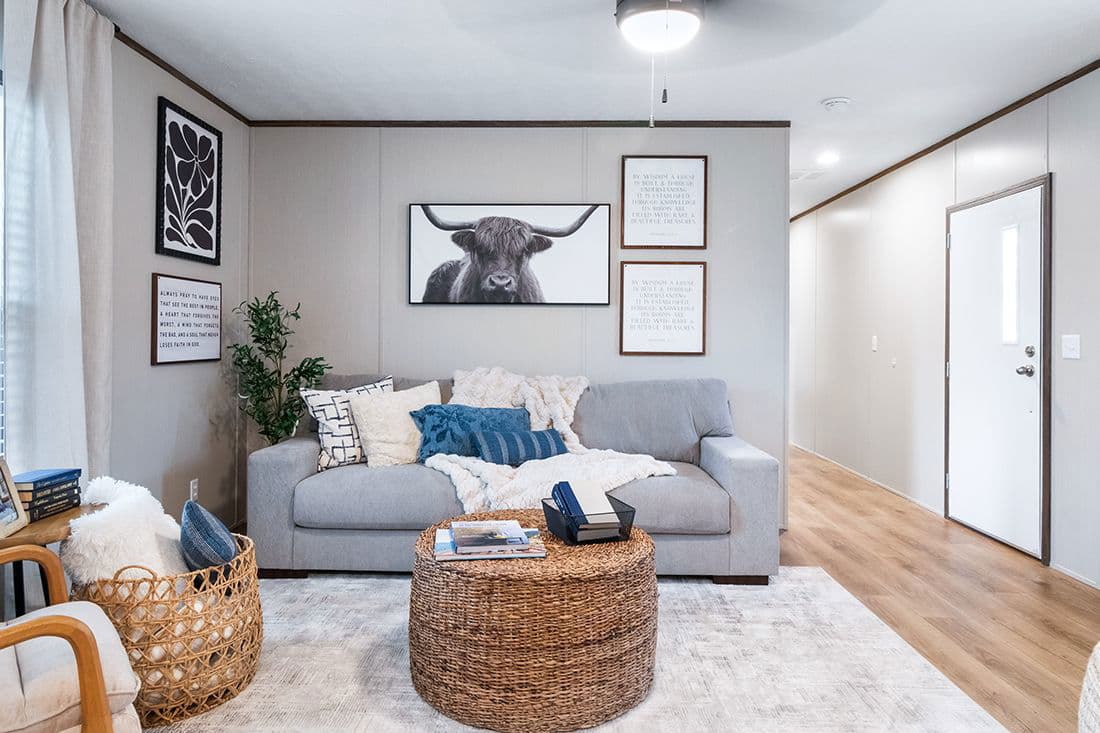 Select 16723a interior home features