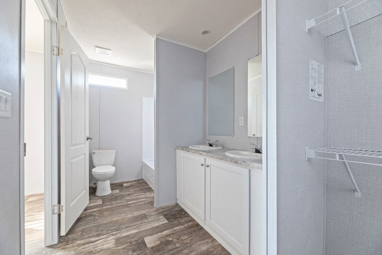Valu premier 16683g bathroom home features