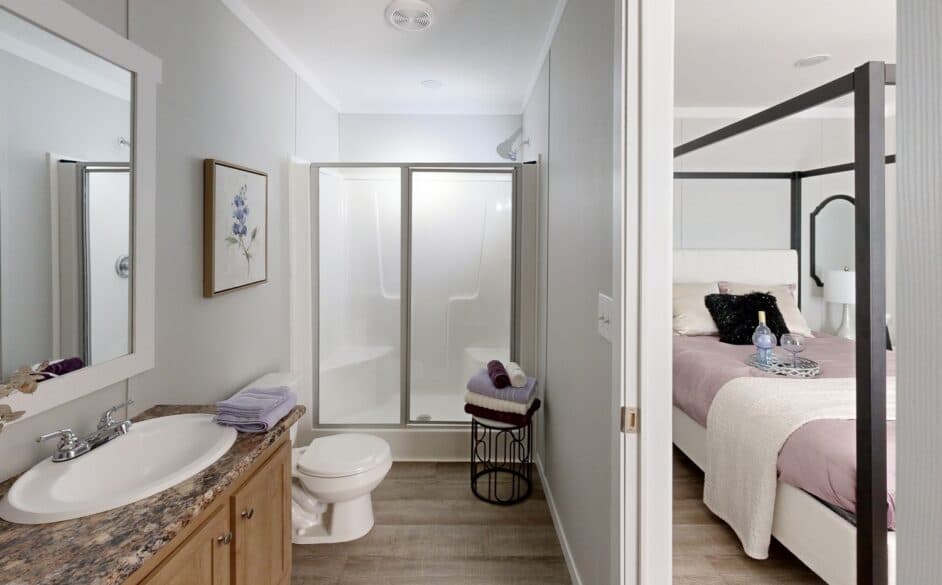 Sierra 266 bathroom home features