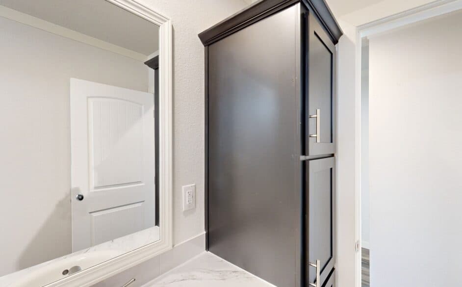 Nordic 6364 bathroom home features