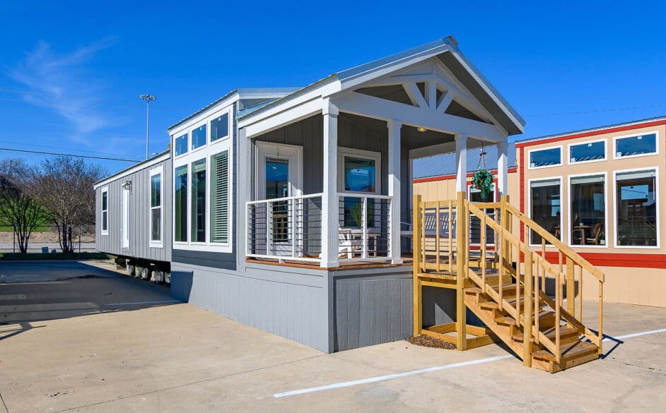 Sandpiper c44ep8 hero, elevation, and exterior home features