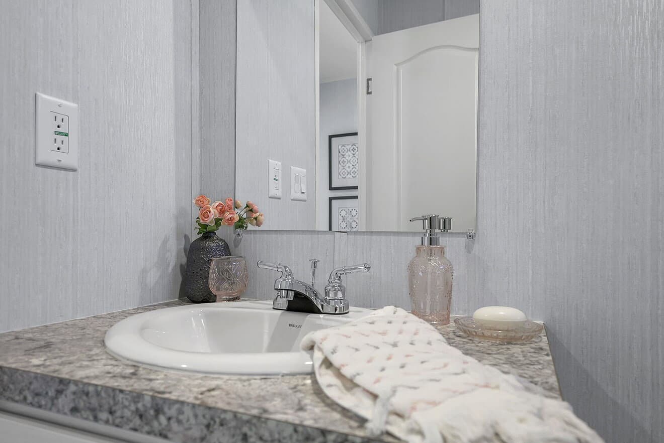 Valu premier 32643g bathroom home features