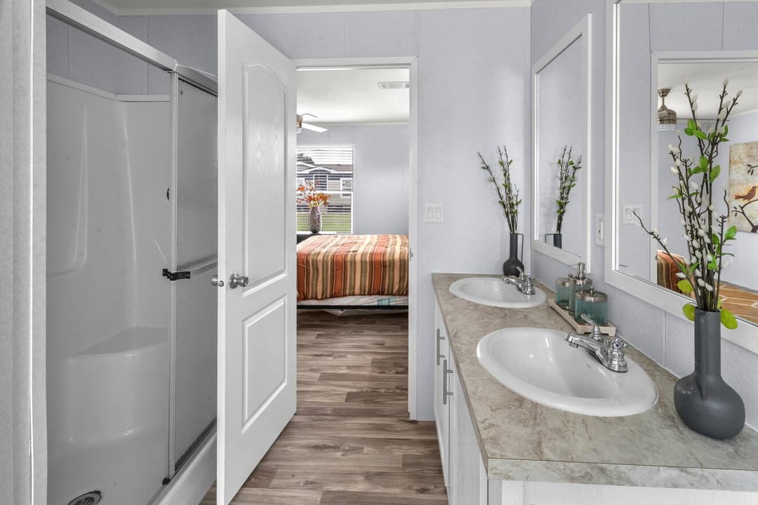 Valu 28483u bathroom home features