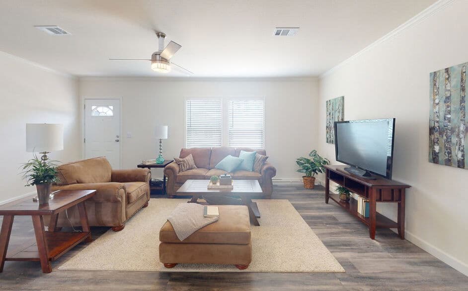 Reserve s56j interior home features