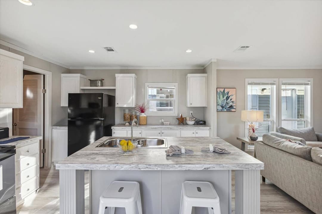 Rm1676c kitchen home features