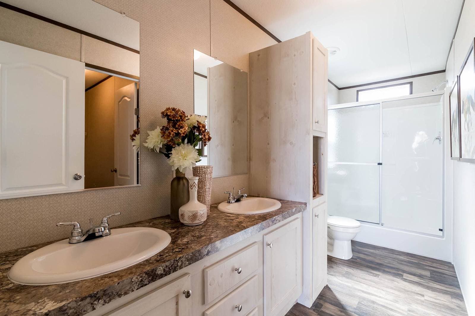 Nm3248b bathroom home features