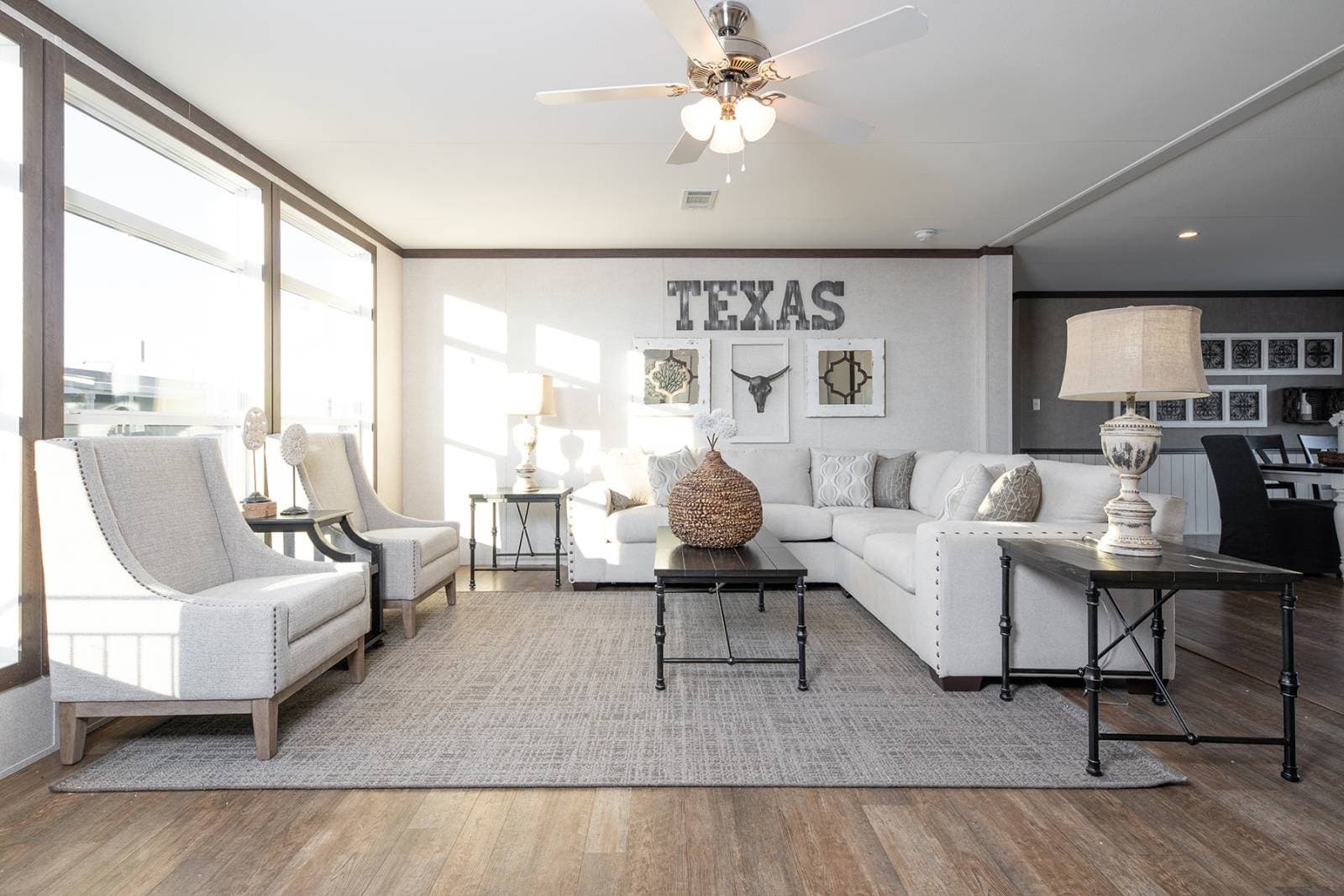 Nm3264a  interior home features