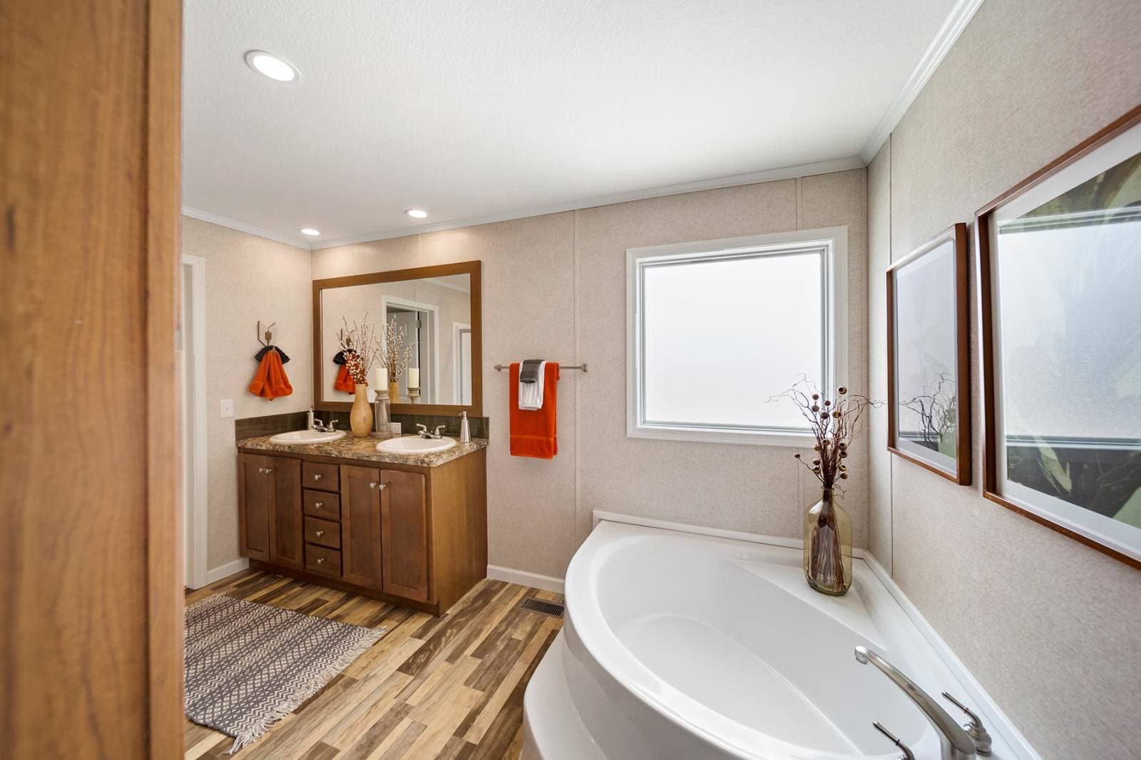 Innovation 2856a bathroom home features