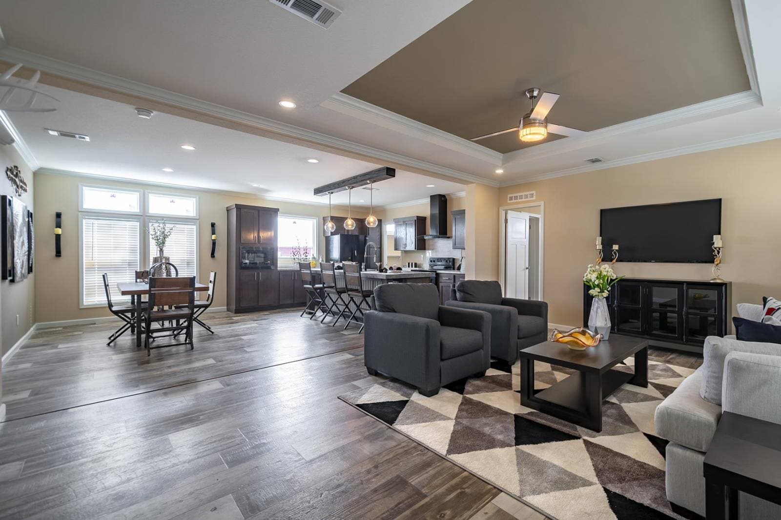 Innovation 3256n interior home features