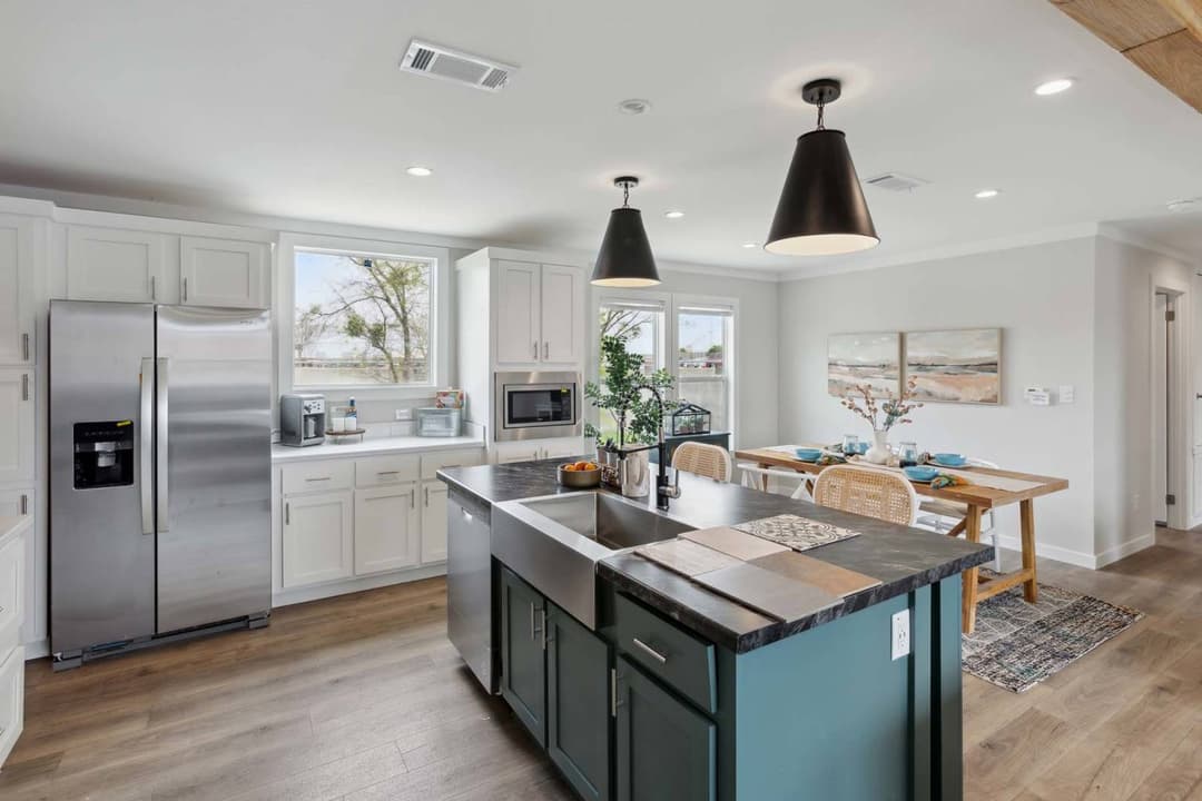 Ws2856h kitchen and hero home features