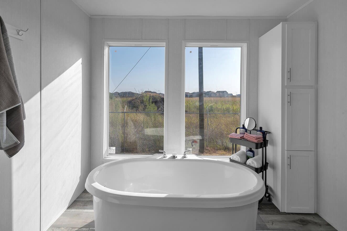 Valu premier 32684g bathroom home features