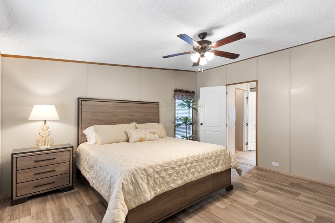 Heritage h-3260-32a bedroom home features