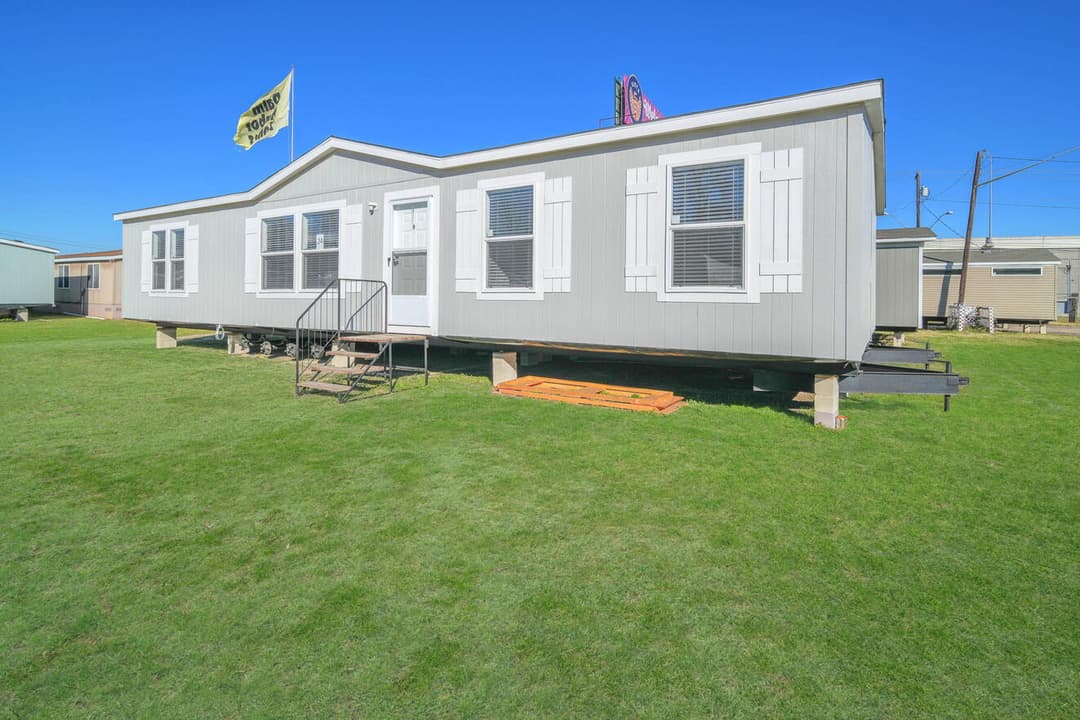 Valu 28563u elevation, exterior, and hero home features