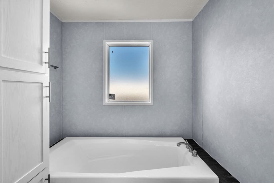 Valu maxx 28483m interior and bathroom home features