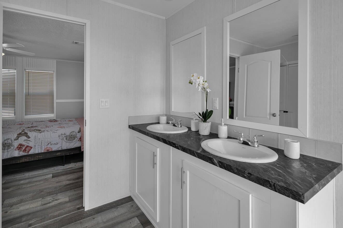 Valu premier 32684g bathroom home features