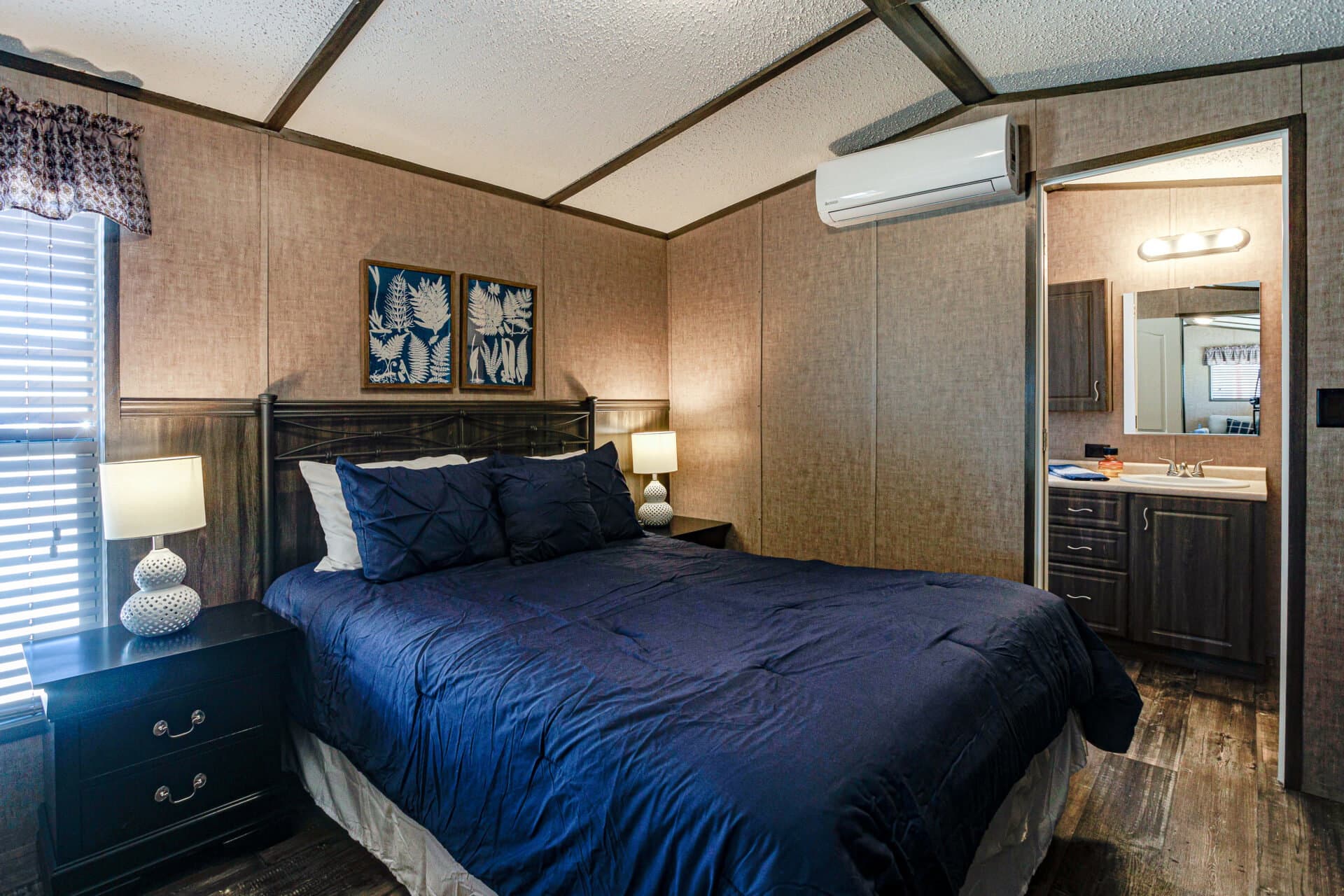 Select s-1236-11fla bedroom home features