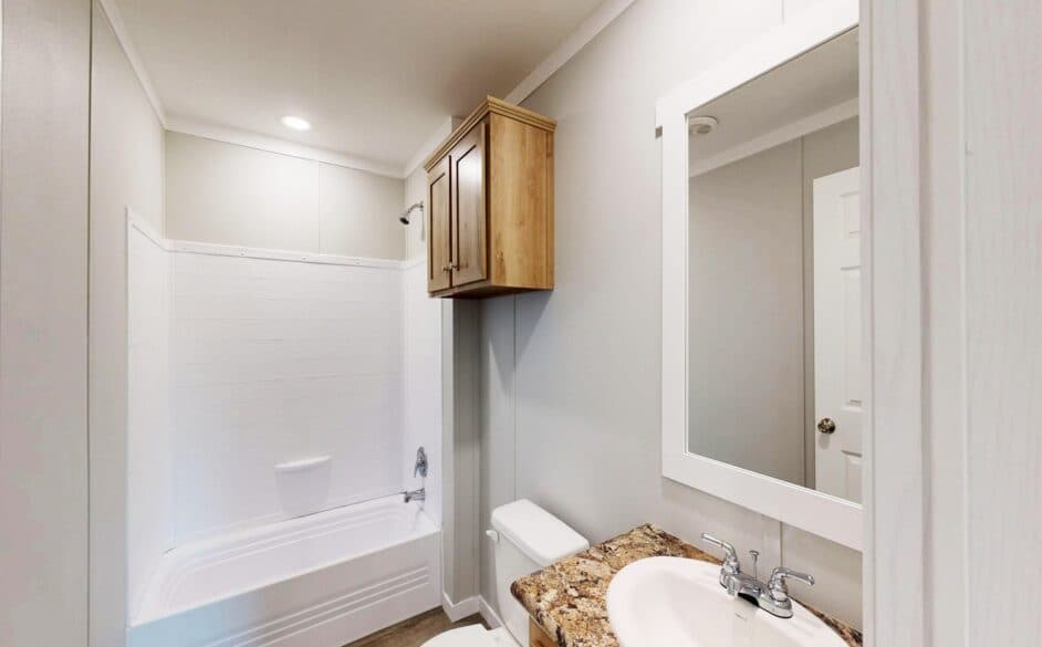 Cimarron 2368 bathroom home features