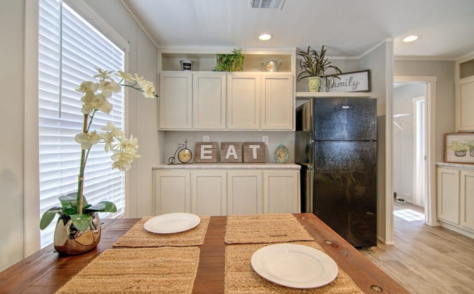 Park place 302 kitchen home features