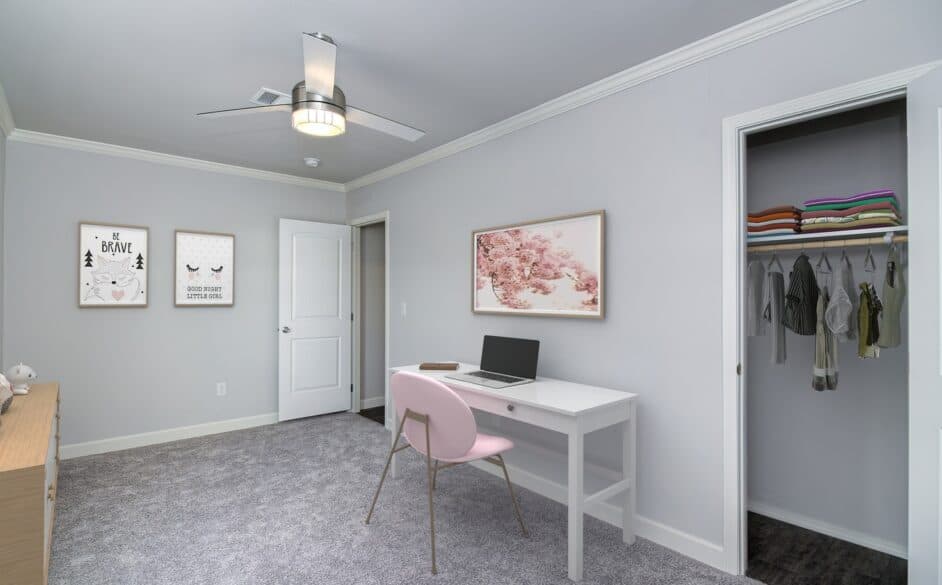 Gold spur 5816 bedroom home features