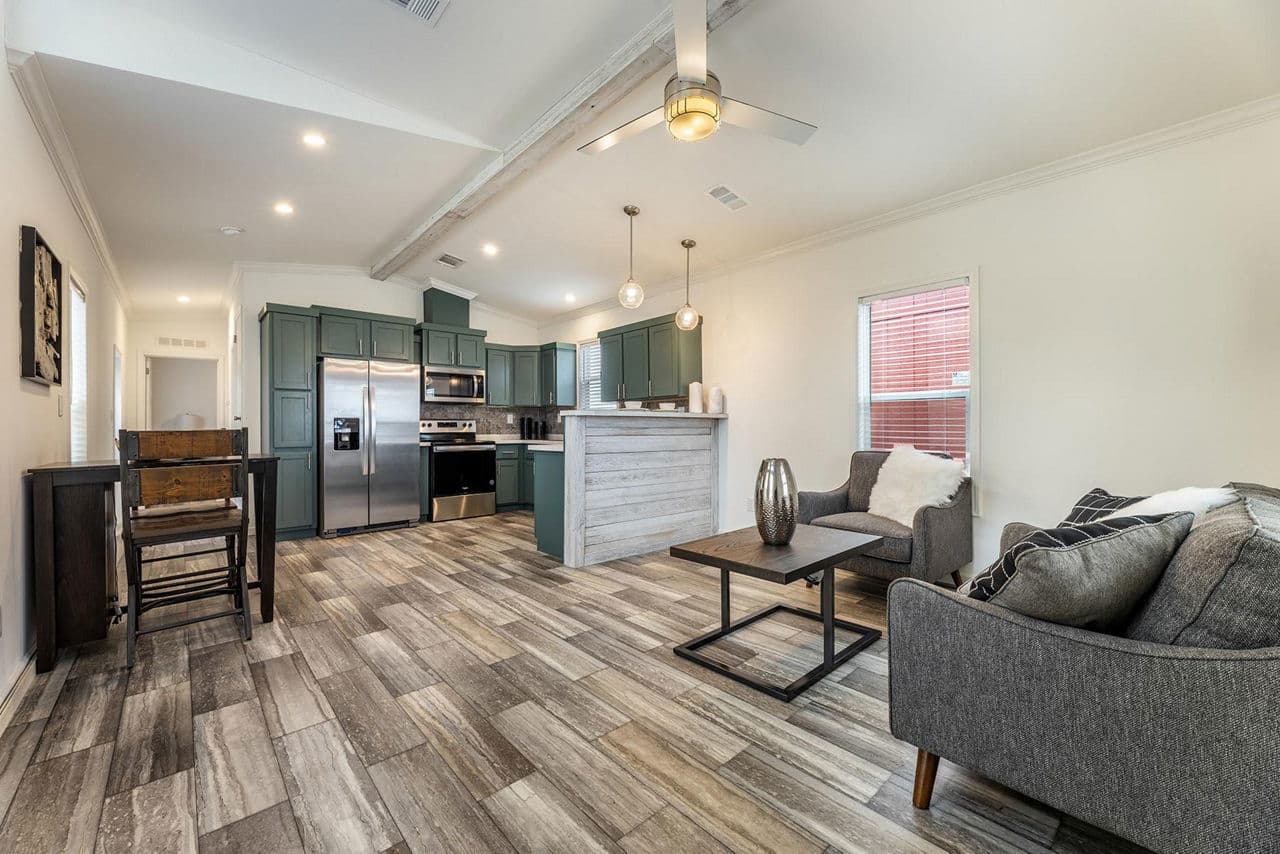 Innovation 1650h interior and hero home features