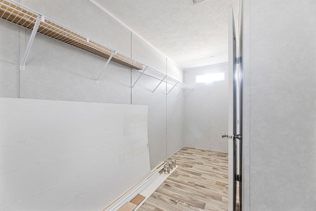 Valu maxx premier 32684e interior home features