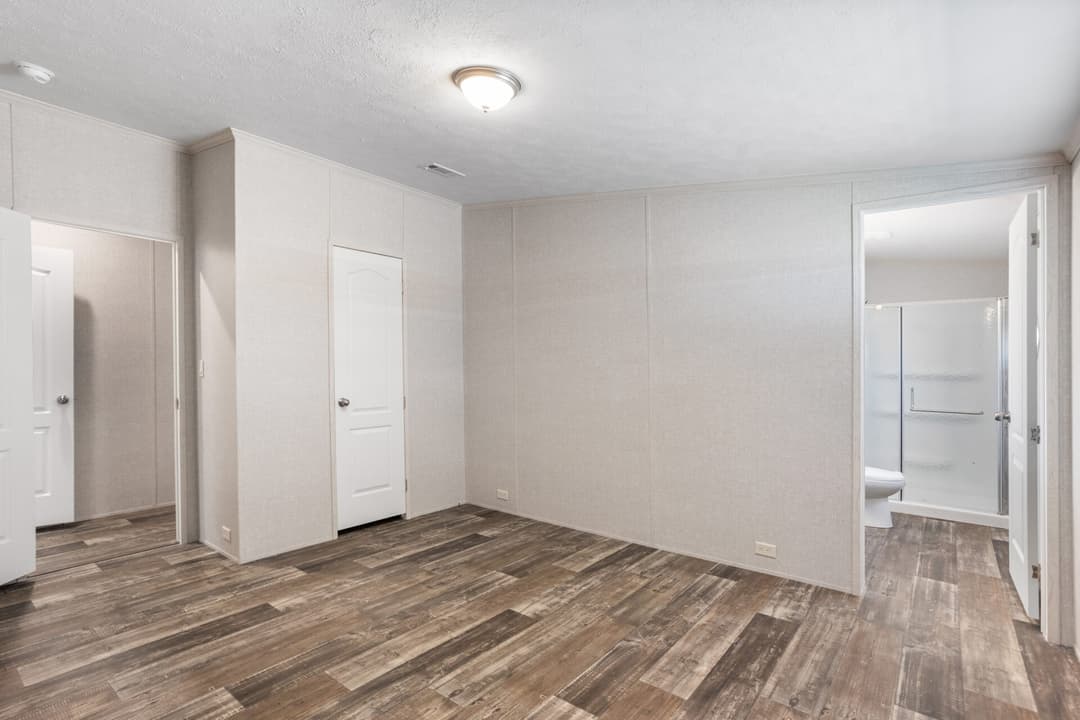 Heritage h-3272-43a bedroom home features