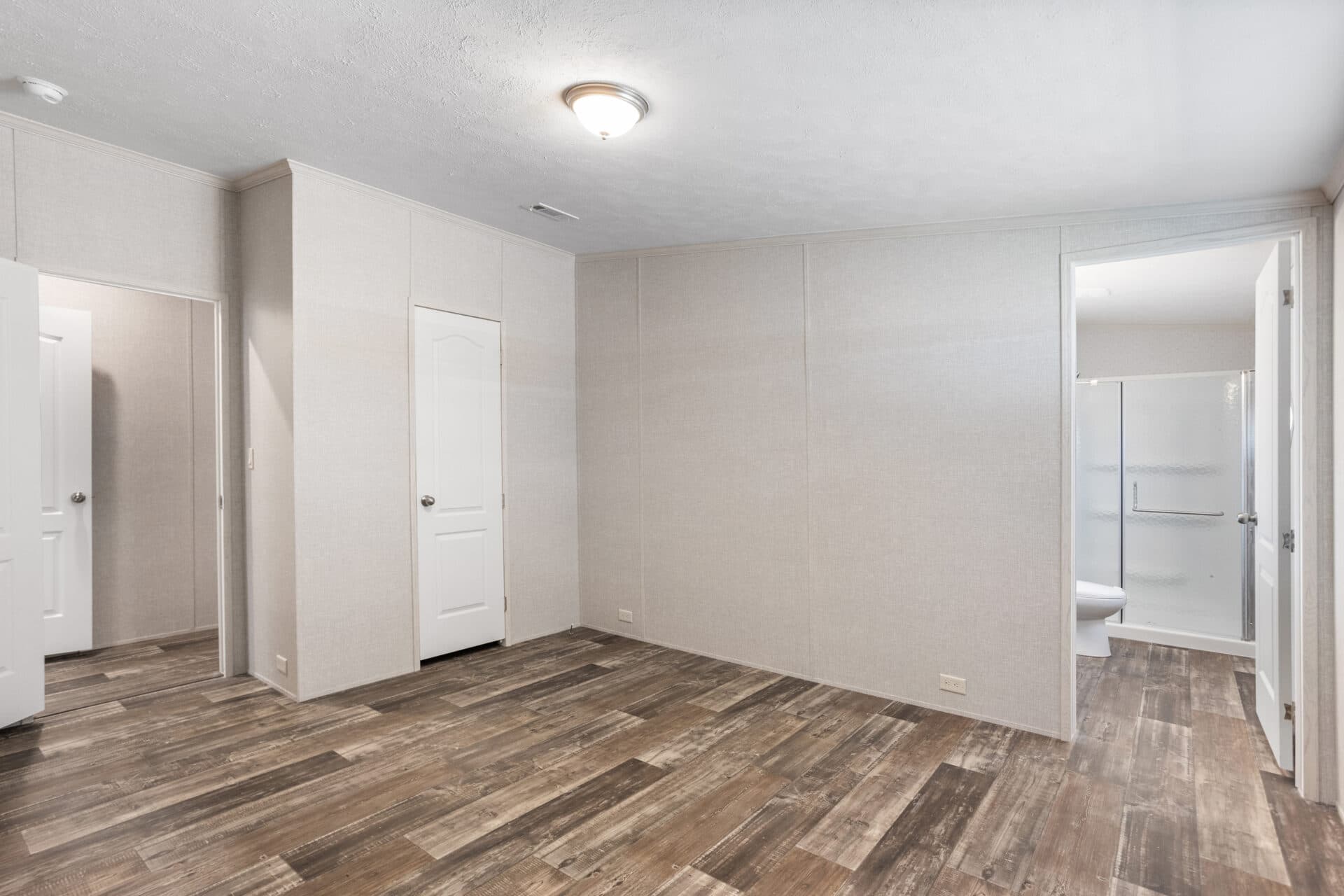Heritage h-3272-43a bedroom home features