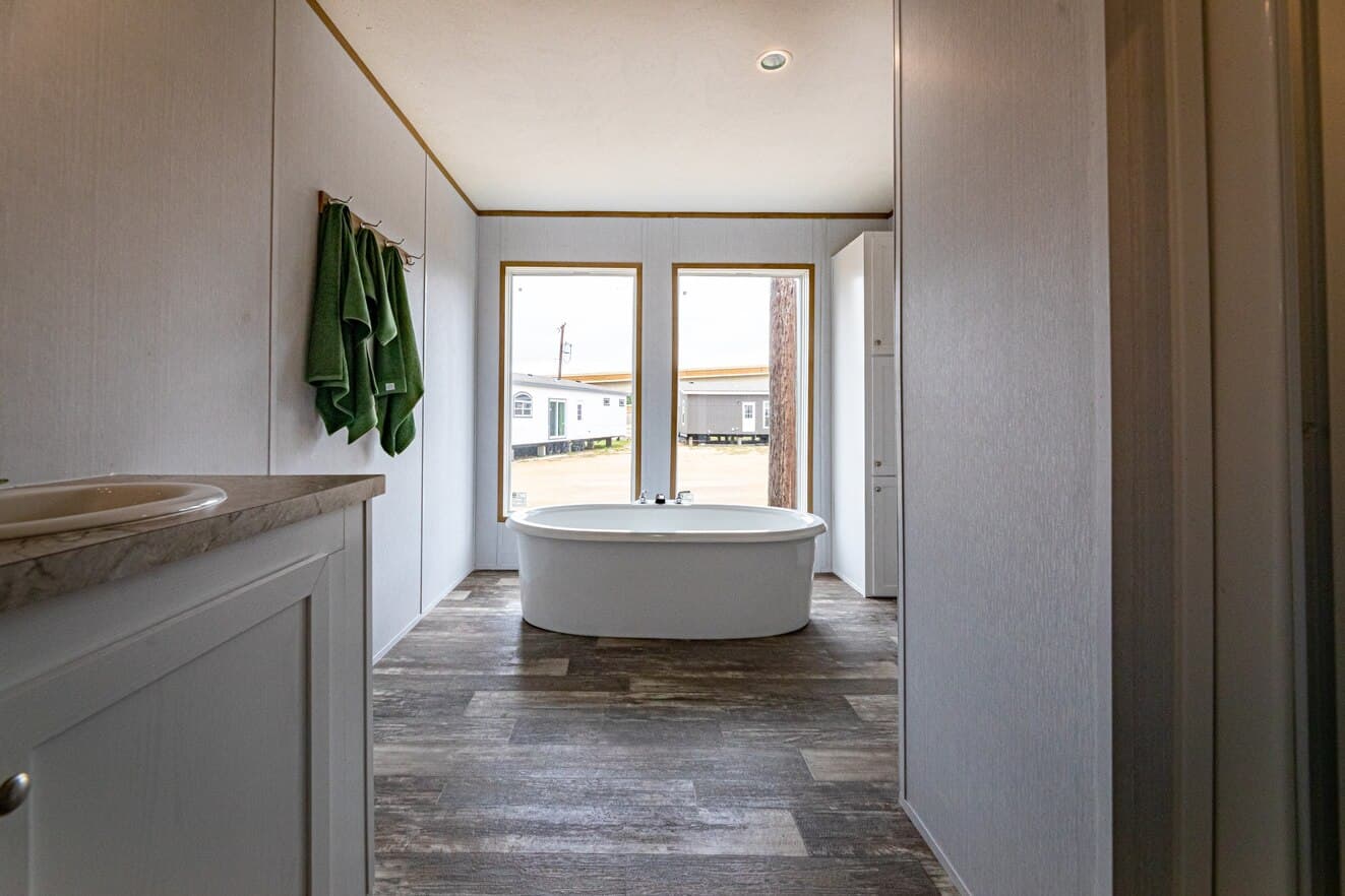 Valu premier 32684g bathroom home features
