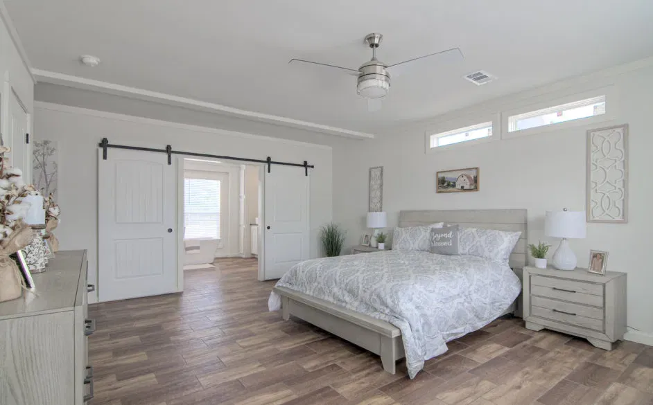 Oak creek homes bedroom home features