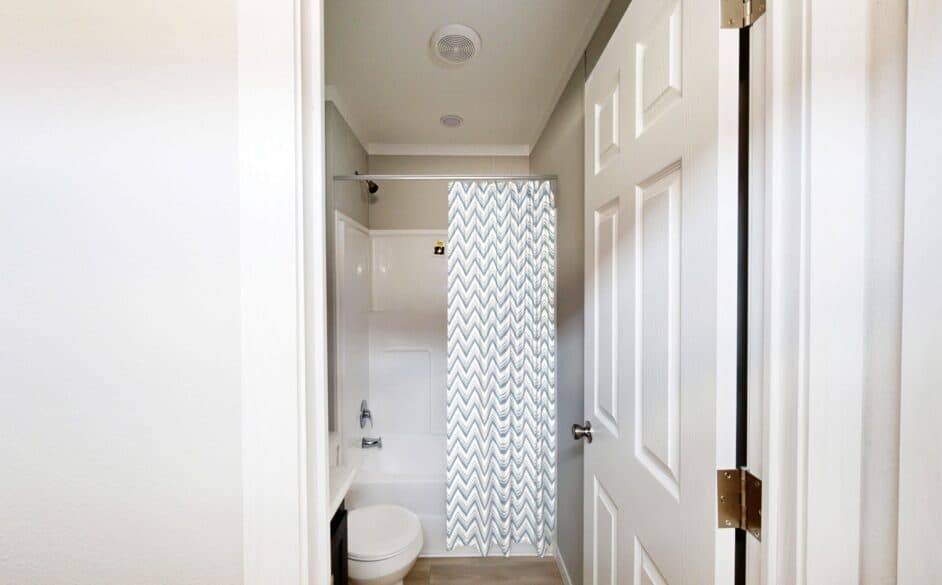 Timber ridge 358 bathroom home features