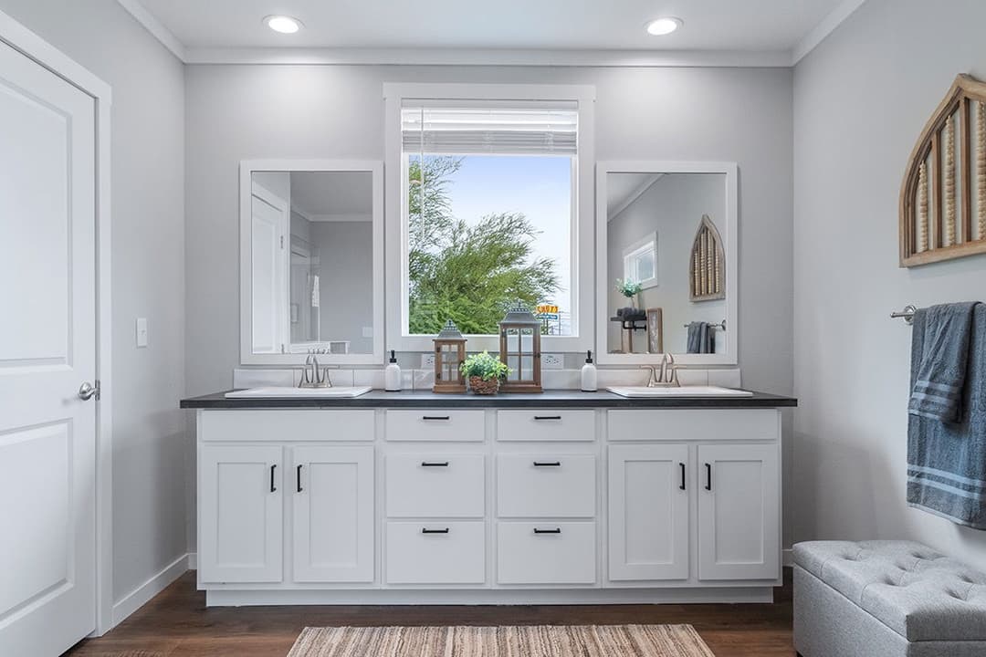 The oceanside bathroom home features