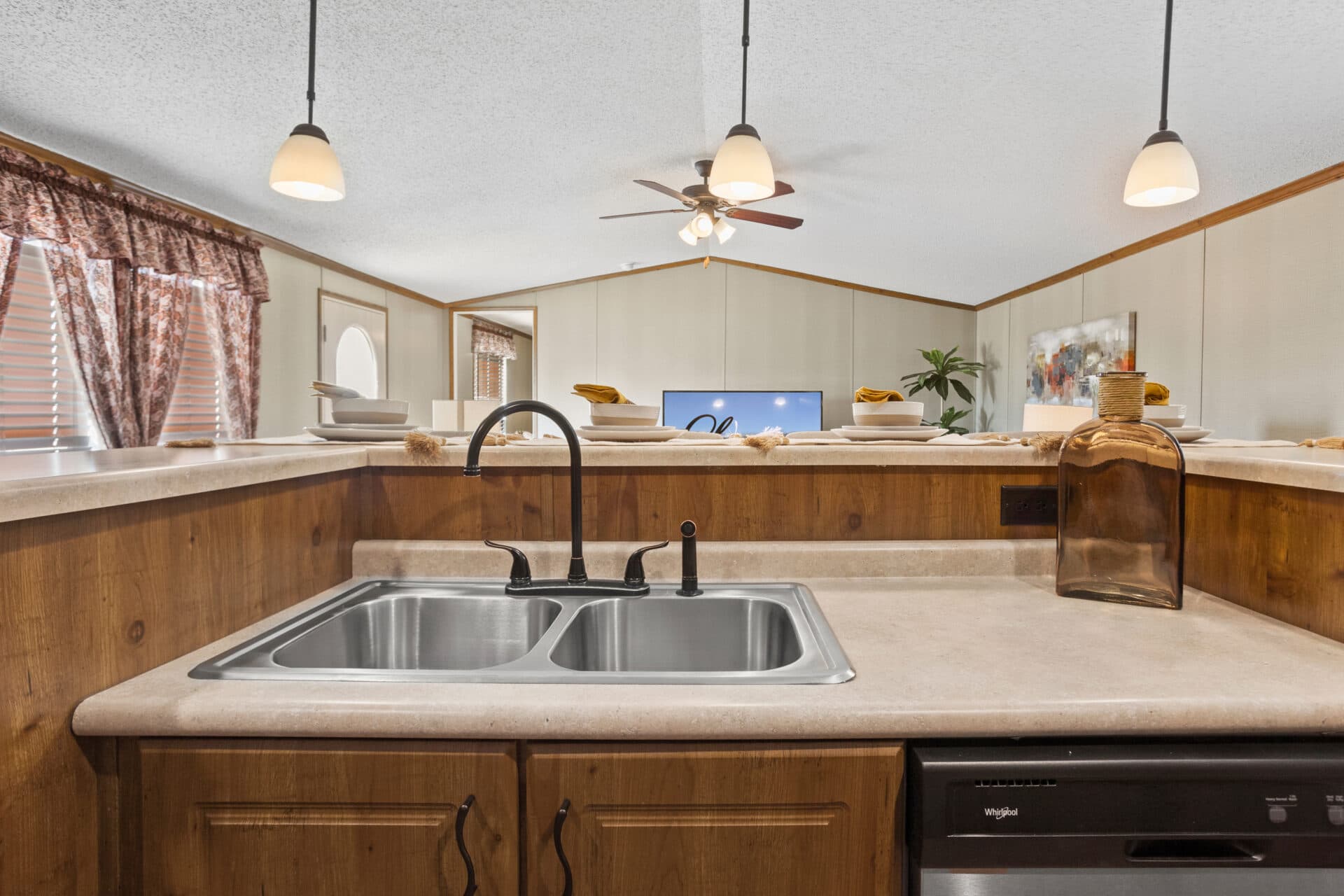 Classic c-1868-32a kitchen home features