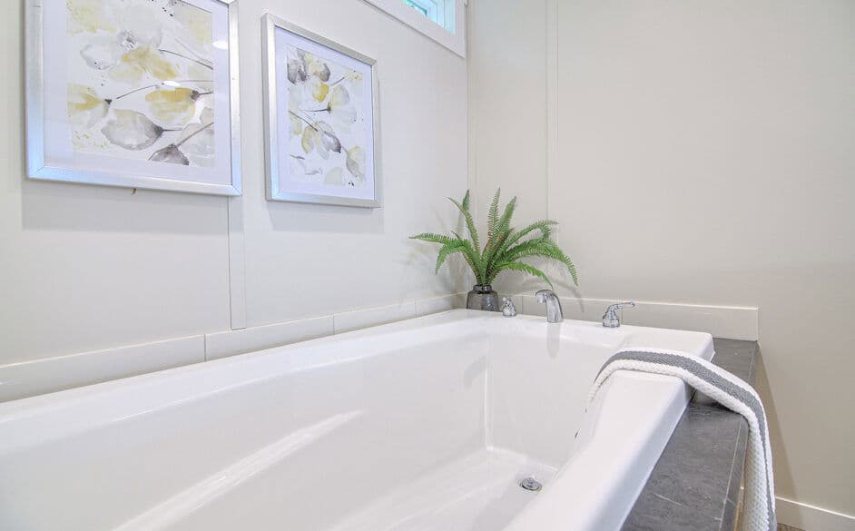 Corral 2354 bathroom home features