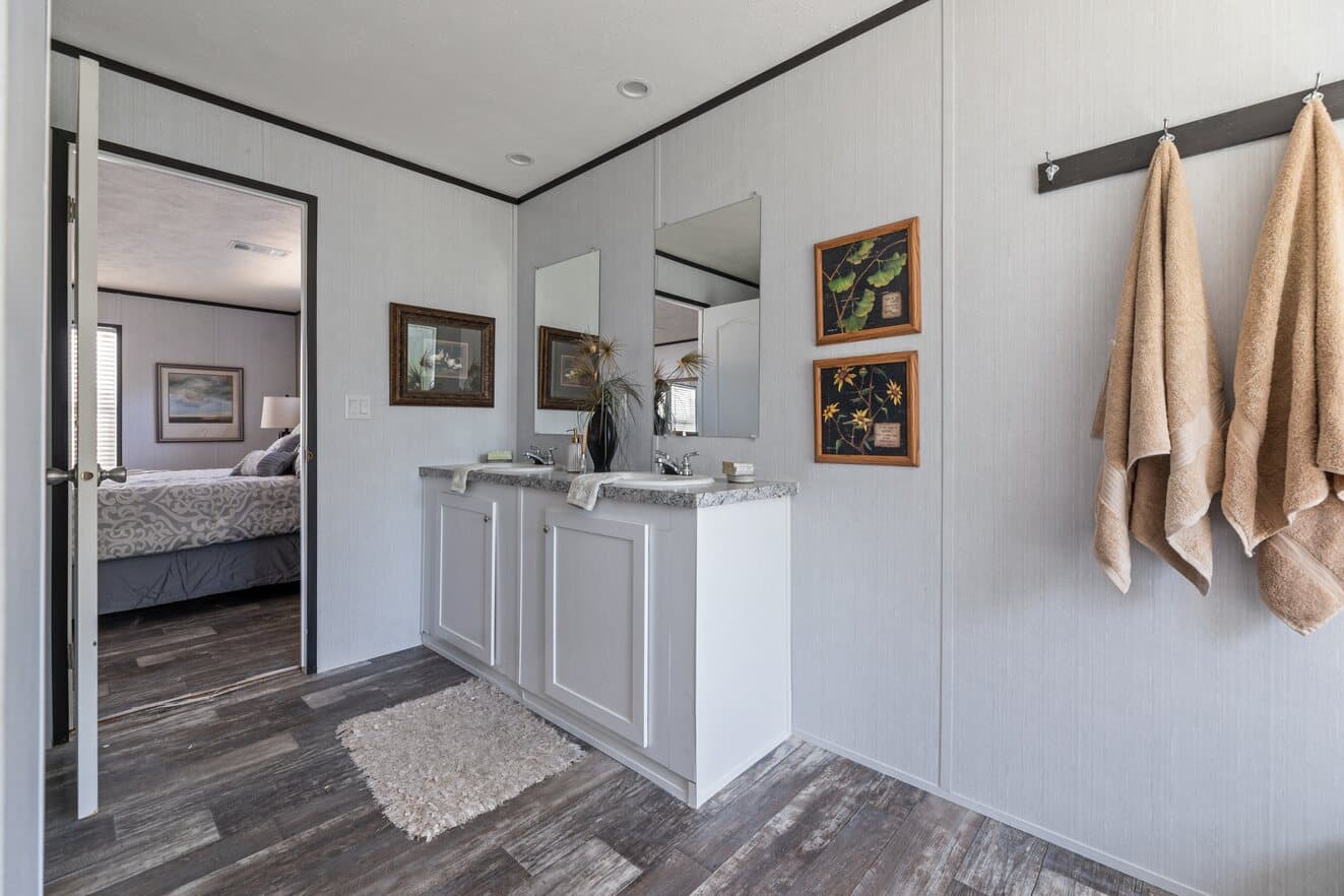 Valu premier 32563g bathroom home features