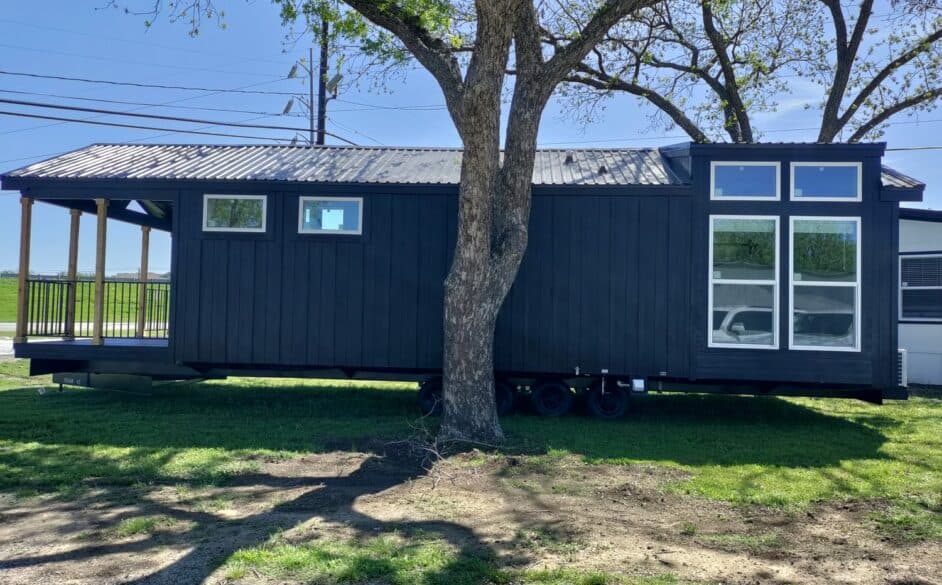 Sparrow c34ep8 elevation and exterior home features